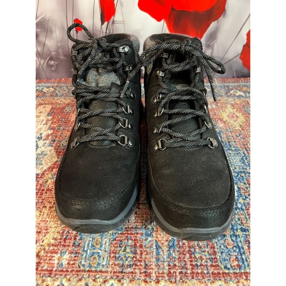 Skechers Shoes - Skechers Synergy hiking boots. Size 8.5. NWOT.